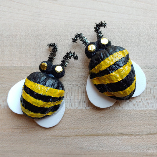 Buggy Bee Walnut Magnet (Sold Individually)