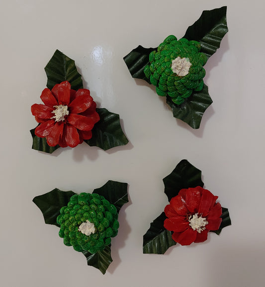 Yuletide Daisy / Zinnia Magnets (Set of 2) 